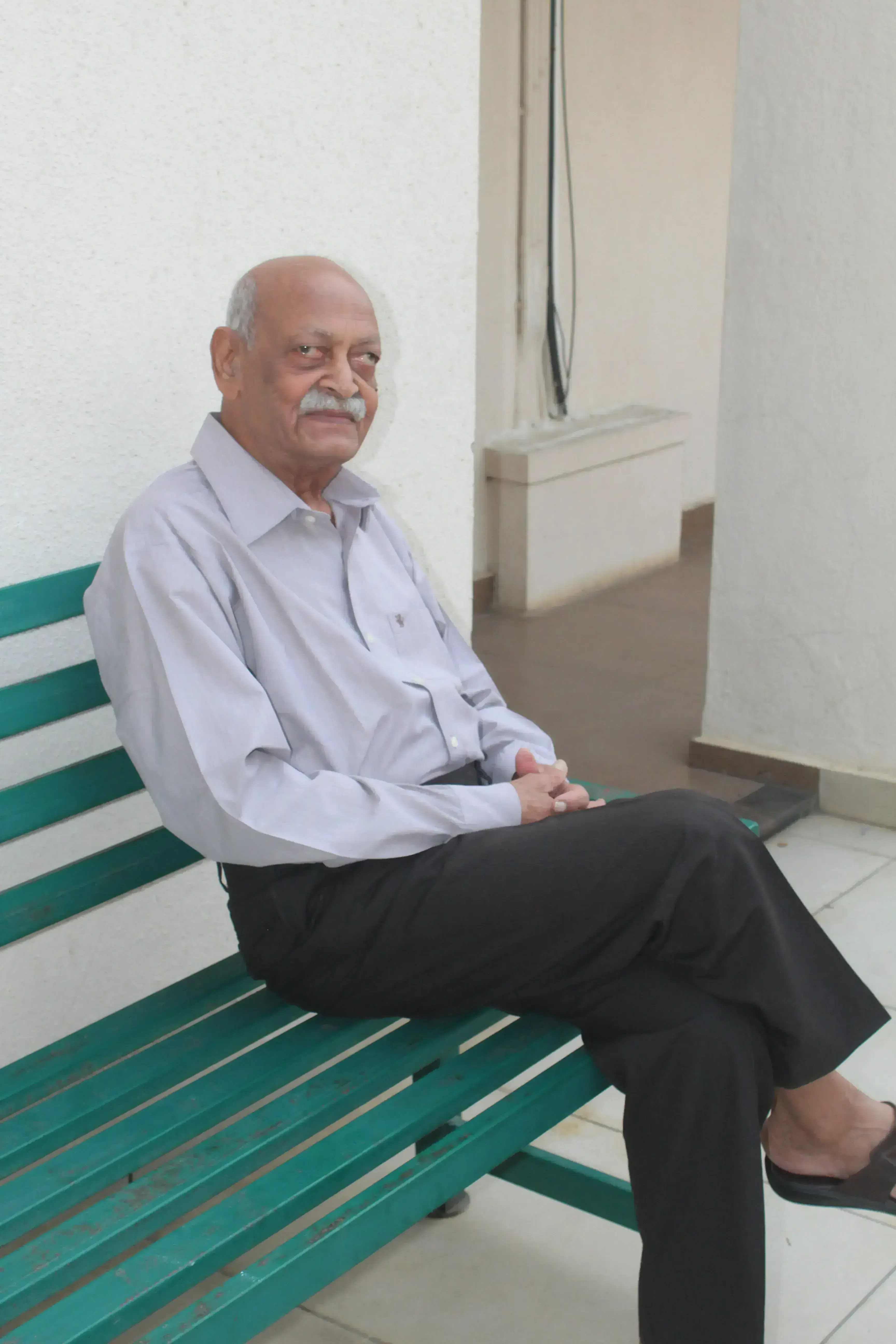Elderly people connecting with each other